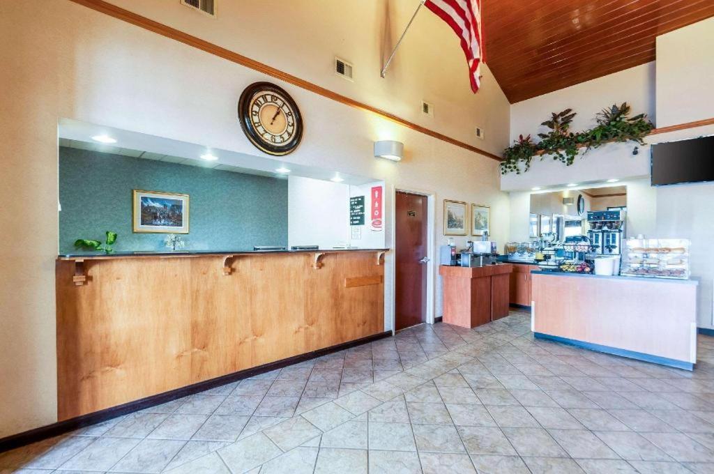Econo Lodge Inn & Suites Middletown Luaran gambar