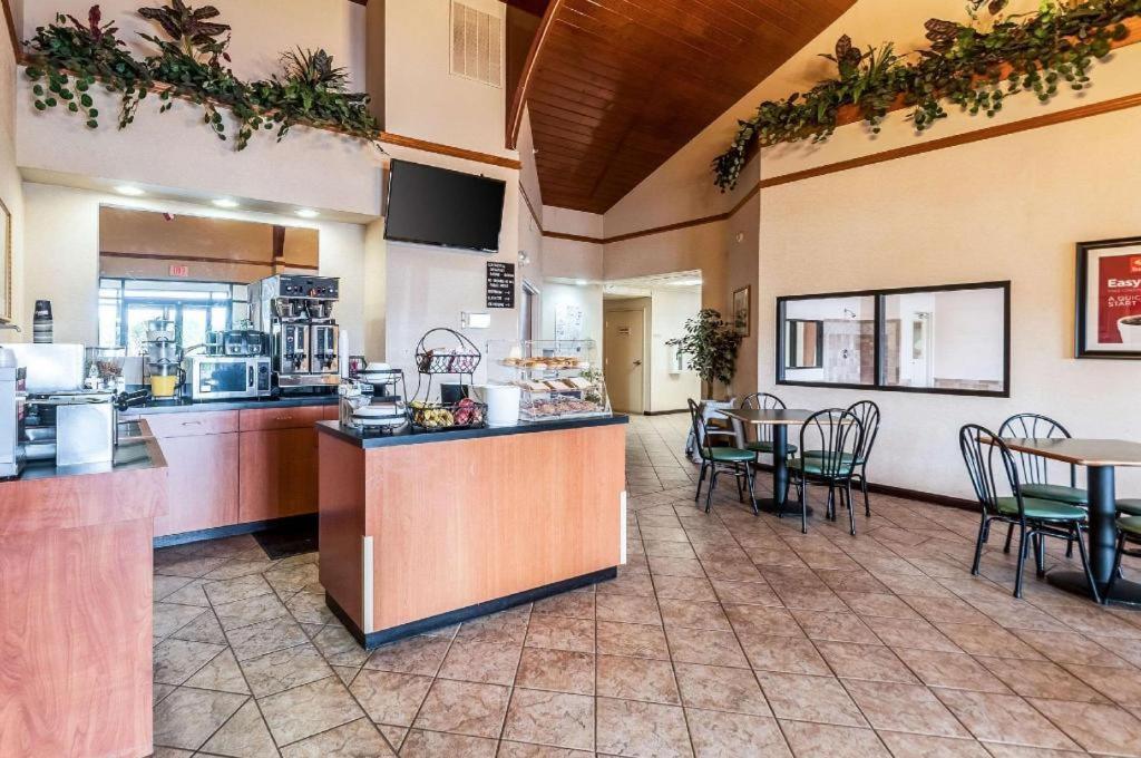 Econo Lodge Inn & Suites Middletown Luaran gambar